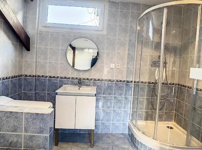 Charmant Triplex Centre-ville De * Chantilly