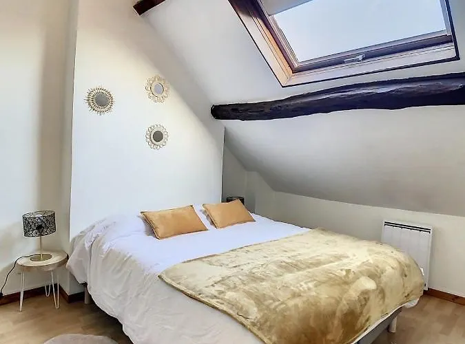 Charmant Triplex Centre-ville De * Chantilly