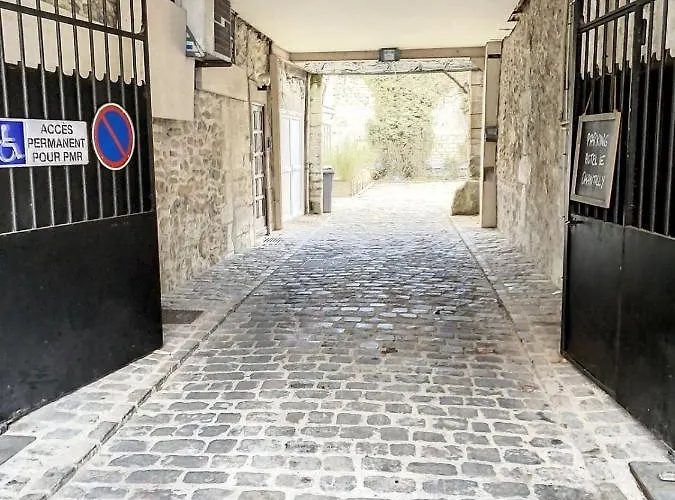 Appartement Charmant Triplex Centre-ville De Chantilly